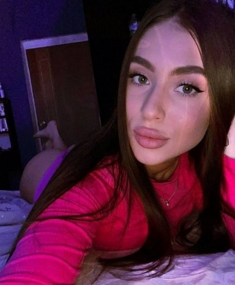 Аврора, 22 года, 2 размер груди